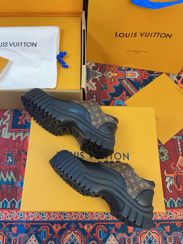 ルイヴィトン靴側面デザイン